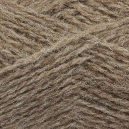 Close up yarn in color: oatmeal